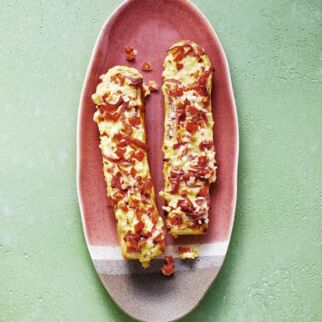 Ofenbaguette mit Paprika und Salami Ofenbaguette mit Paprika und Salami