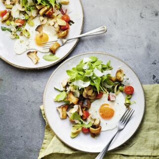 Gebratene Lauch-Pilze mit Spiegelei Gebratene Lauch-Pilze mit Spiegelei