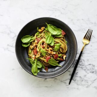 Paprika-Pasta mit Walnuss-Pesto Paprika-Pasta mit Walnuss-Pesto