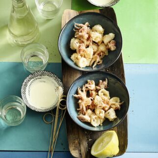 Frittierte Kalamari mit Aioli Frittierte Kalamari mit Aioli