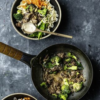 Stir-fry-Brokkoli- Bowl mit Hackfleisch Stir-fry-Brokkoli- Bowl mit Hackfleisch