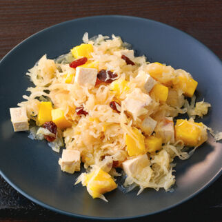 Chilikraut mit Räuchertofu und Mango Chilikraut mit Räuchertofu und Mango