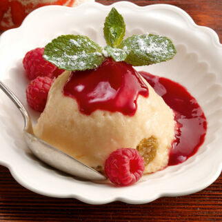 Grießflammeri mit Himbeeren Grießflammeri mit Himbeeren