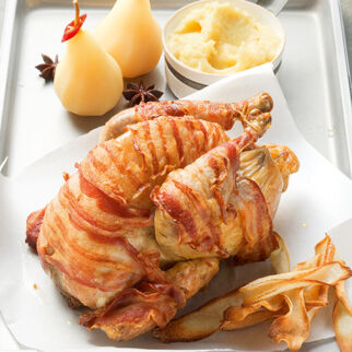 Perlhuhn mit Chilibirnen und Pastinakenpüree Perlhuhn mit Chilibirnen und Pastinakenpüree