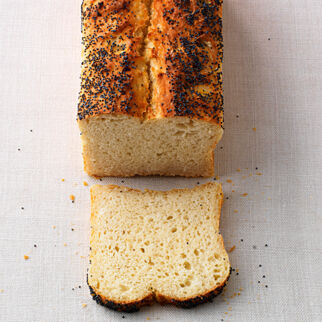 Weißbrot mit Frischkäse Weißbrot mit Frischkäse