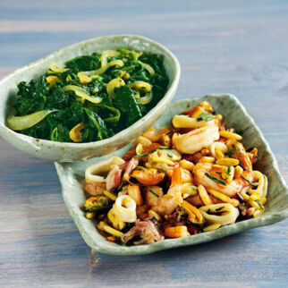 Meeresfrüchte mit Knoblauch-Spinat Meeresfrüchte mit Knoblauch-Spinat