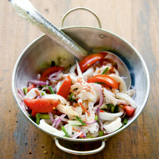 Scharfer Tintenfischsalat (Yam Pla Mük) Scharfer Tintenfischsalat (Yam Pla Mük)