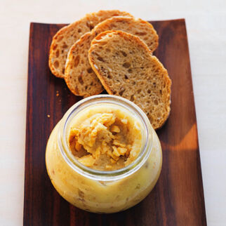 Sellerie-Nuss-Aufstrich Sellerie-Nuss-Aufstrich