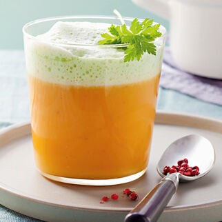 Kürbissuppe mit Petersilienschaum Kürbissuppe mit Petersilienschaum
