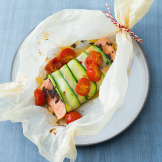 Lachsfilet im Zucchinimantel Lachsfilet im Zucchinimantel