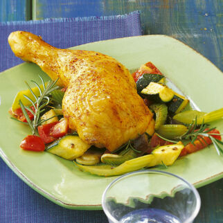 Hühnerbeine auf Gemüse Hühnerbeine auf Gemüse