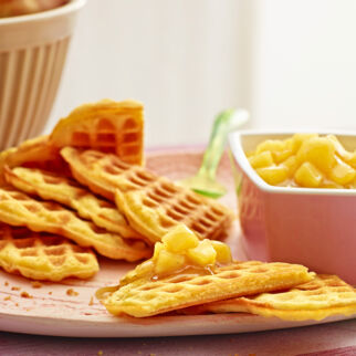 Muttis Feinwaffeln mit Apfelkompott Muttis Feinwaffeln mit Apfelkompott