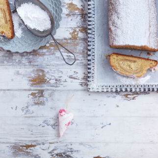 Feiner Stollen mit Marzipanfüllung Feiner Stollen mit Marzipanfüllung