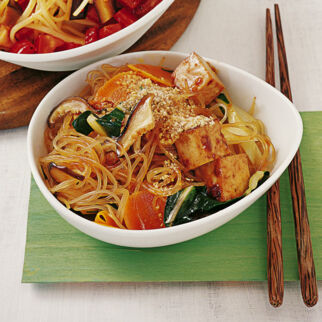 Glasnudelpfanne mit Tofu Glasnudelpfanne mit Tofu