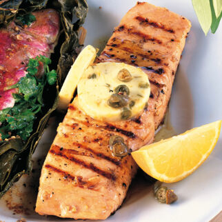 Lachs mit Zitronen-Kapern-Butter Lachs mit Zitronen-Kapern-Butter