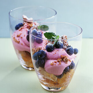 Himbeer-Fool mit Löffelbiskuit Himbeer-Fool mit Löffelbiskuit