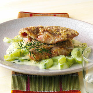Sesam-Fisch mit Gurken-Dill-Gemüse Sesam-Fisch mit Gurken-Dill-Gemüse