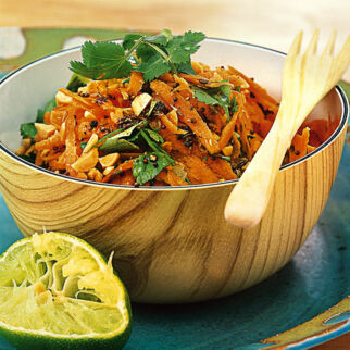 Möhren-Erdnuss-Rohkost Möhren-Erdnuss-Rohkost