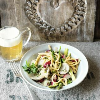 Weißwurstsalat mit Spargel Weißwurstsalat mit Spargel