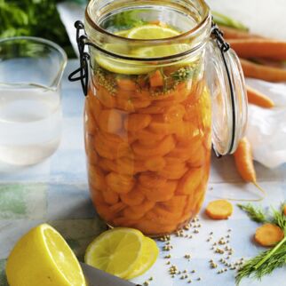 Möhren mit Senfsamen Möhren mit Senfsamen