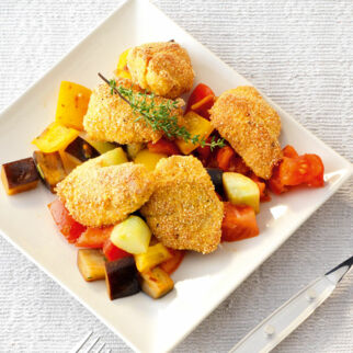 Puten-Nuggets mit buntem Pfannengemüse Puten-Nuggets mit buntem Pfannengemüse