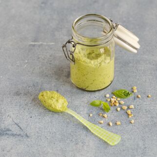 Basilikum-Mandel-Aufstrich Basilikum-Mandel-Aufstrich