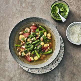 Provenzalische Gemüsesuppe
Soupe au Pistou Provenzalische Gemüsesuppe
Soupe au Pistou