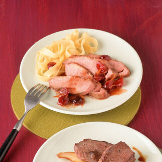 Entenbrust mit Cranberry-Portwein-Sauce Entenbrust mit Cranberry-Portwein-Sauce