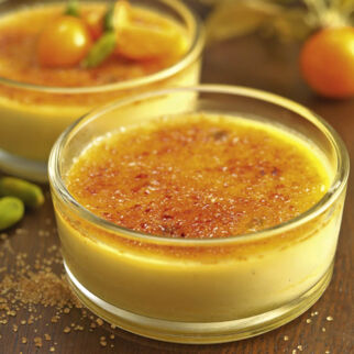 Crème Brûlée mit Passionsfrucht Crème Brûlée mit Passionsfrucht