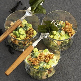 Algensalat mit Knoblauchkrokant Algensalat mit Knoblauchkrokant