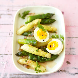 Spargelsalat mit Eiern Spargelsalat mit Eiern
