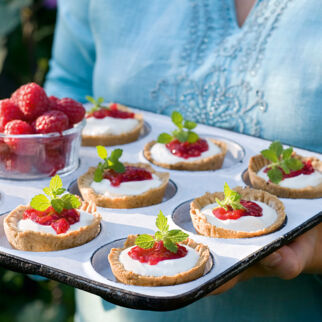 Himbeerkonfitüre mit Melisse Himbeerkonfitüre mit Melisse