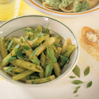 Penne mit Kohlrabi und Pesto Penne mit Kohlrabi und Pesto