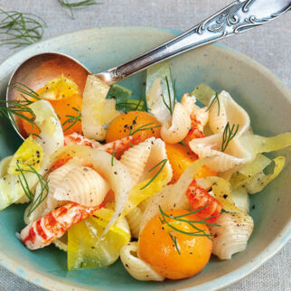 Melonen-Nudelsalat mit Flusskrebsen Melonen-Nudelsalat mit Flusskrebsen