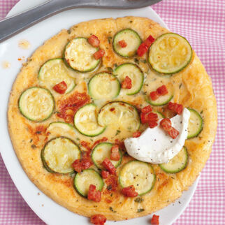 Zucchini-Speck-Pfannkuchen Zucchini-Speck-Pfannkuchen
