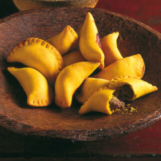 Gefüllte Halbmondtäschchen Gefüllte Halbmondtäschchen