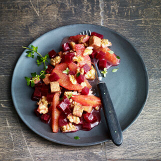 Rote-Bete-Salat mit Orangen und Walnüssen Rote-Bete-Salat mit Orangen und Walnüssen