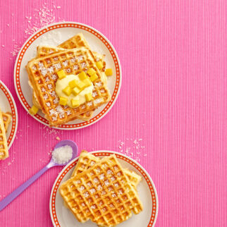 Kokoswaffeln mit Mangocreme Kokoswaffeln mit Mangocreme