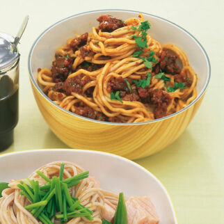 Eiernudeln mit scharfem Hack Eiernudeln mit scharfem Hack