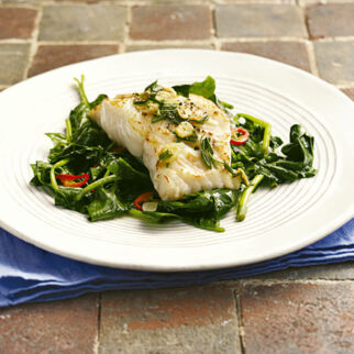 Fisch in Knoblauch-Rosmarin-Öl Fisch in Knoblauch-Rosmarin-Öl