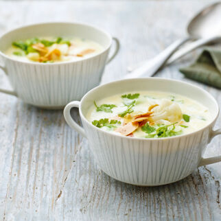 Blumenkohl-Parmesan-Suppe Blumenkohl-Parmesan-Suppe