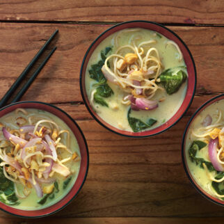 Zitronengrassuppe mit Ramen-Nudeln Zitronengrassuppe mit Ramen-Nudeln