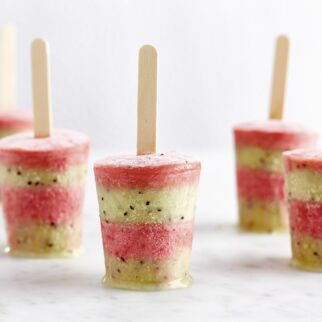 Kiwi-Erdbeer-Popsicles Kiwi-Erdbeer-Popsicles