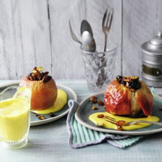 Kurkuma-Bratapfel mit Vanillesauce Kurkuma-Bratapfel mit Vanillesauce