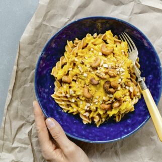 Fusilli mit Möhren-Kurkuma-Rahm Fusilli mit Möhren-Kurkuma-Rahm