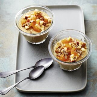 Goldleinsamenpudding mit Apfel und Clementine Goldleinsamenpudding mit Apfel und Clementine