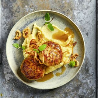 Faschierte Laibchen mit Erdäpfelpüree Faschierte Laibchen mit Erdäpfelpüree