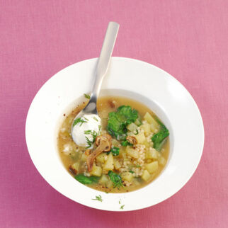 Graupensuppe mit Spinat Graupensuppe mit Spinat