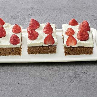 Nugat-Erdbeer-Schnitten Nugat-Erdbeer-Schnitten