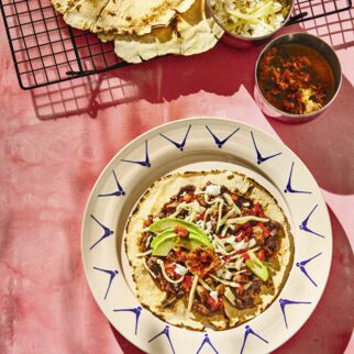 Geröstete Tortillas mit Rindfleisch Geröstete Tortillas mit Rindfleisch